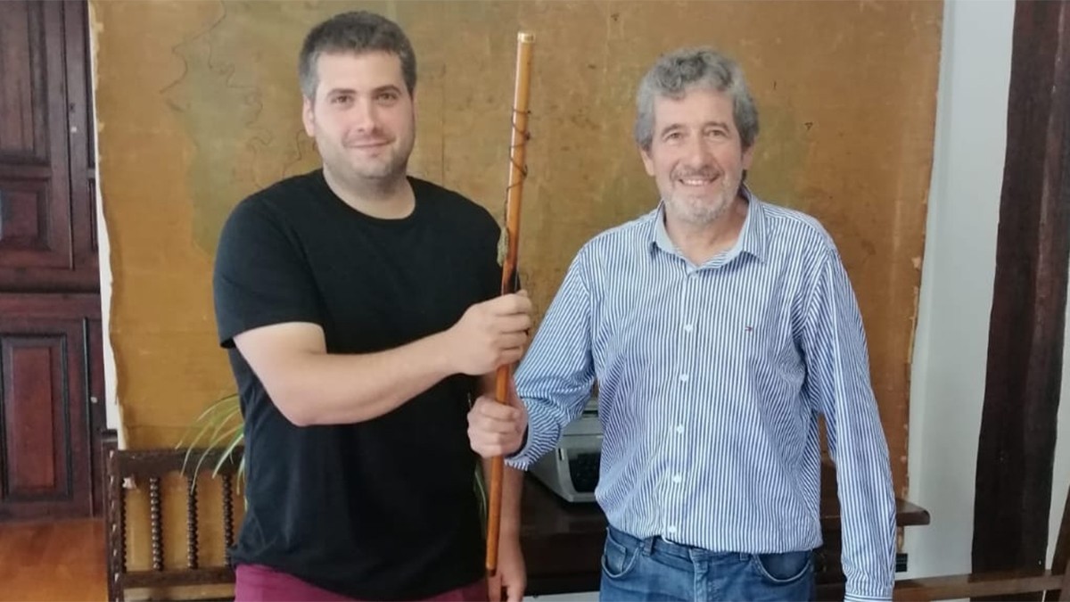 Xabier Etxarteren eskuetara pasatu da Etxalarko aginte makila