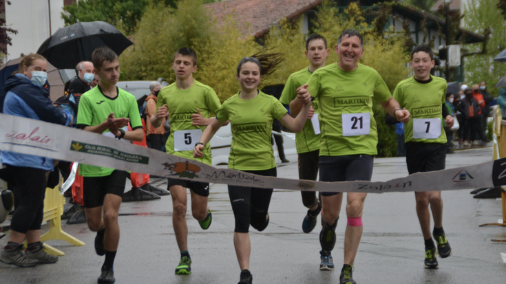 Manttalek eta Oier Ariznabarretak egindako apustua solasgai gaurko Biba zuek! saioan