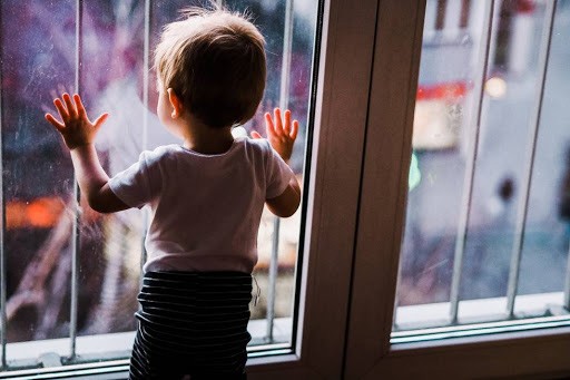 Haurrek karrikara ateratzeko baimena izanen dute apirilaren 27tik aitzinera