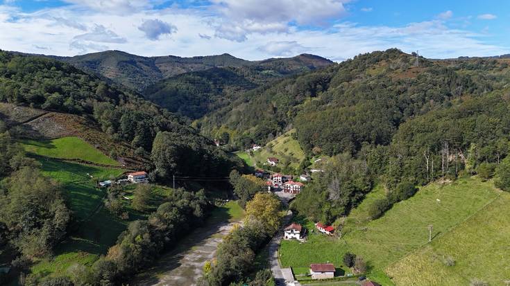 Zerbitzu anitzetako ofizial-mendizainen bi lanpostu eskaini ditu Lesakako Udalak