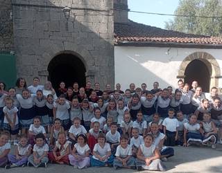 Giro ederrean eta jende aunitzekin ospatu dituzte Gazteluko bestak