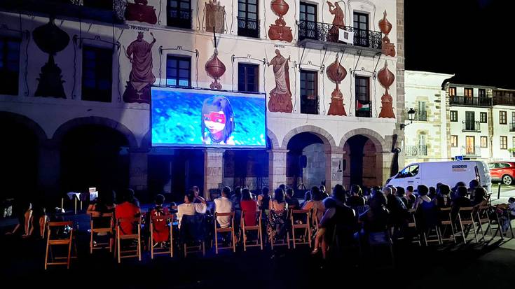 Zinema karrikan ikusteko aukera izan dute Beran