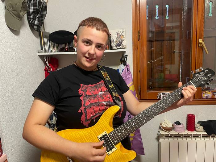 «Gorputz ez-bitarrok ere gizarte honen parte gara»