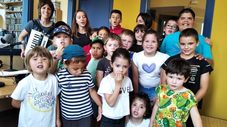 Gartzaingo eskolako ikasleen saioa Xorroxin irratian