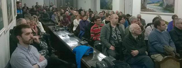 Baztango Udaletxean errekari eta uholdeei buruzko eztabaidagune emankorra egin da 