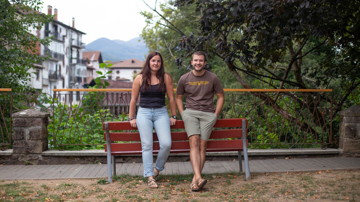 «Egungo auziak erdigunean paratuko ditugu topagunean»