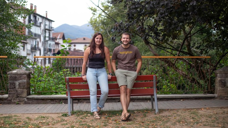 «Egungo auziak erdigunean paratuko ditugu topagunean»