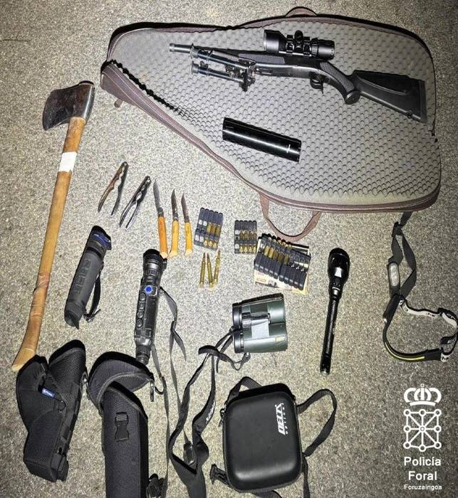 Hiru ehiztari salatu dituzte Beran gauez ehizan ibiltzeagatik