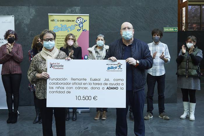 Euskal Jai Berri erremonte fundazioak 10.500 euro eman dizkio ADANO elkarteari
