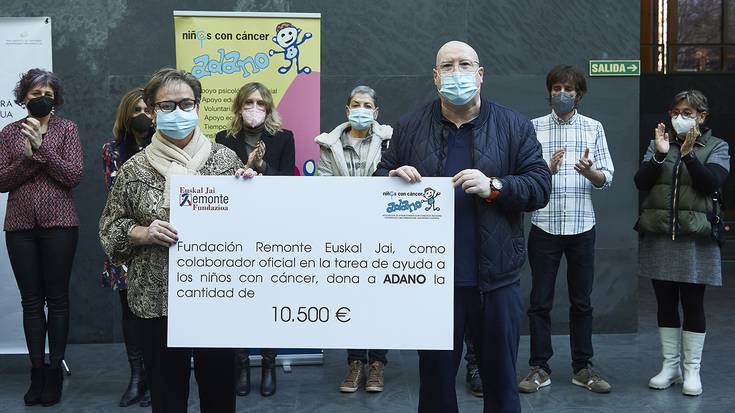 Euskal Jai Berri erremonte fundazioak 10.500 euro eman dizkio ADANO elkarteari