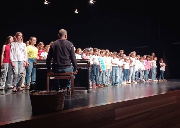 Haur Kantarien VIII. Topaketa antolatu du Giltzarri abesbatzak apirilaren 12an Lesakan