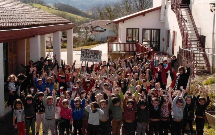 Olhain ikastolako integrazio batzordearen aldeko kontzertua izanen dute ekainaren 7an Saran