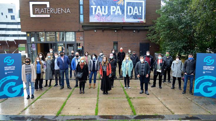 Literatur lanak, film laburrak eta antzezlanak sortzen laguntzeko egonaldiak Beran, Lesakan eta Leitzan