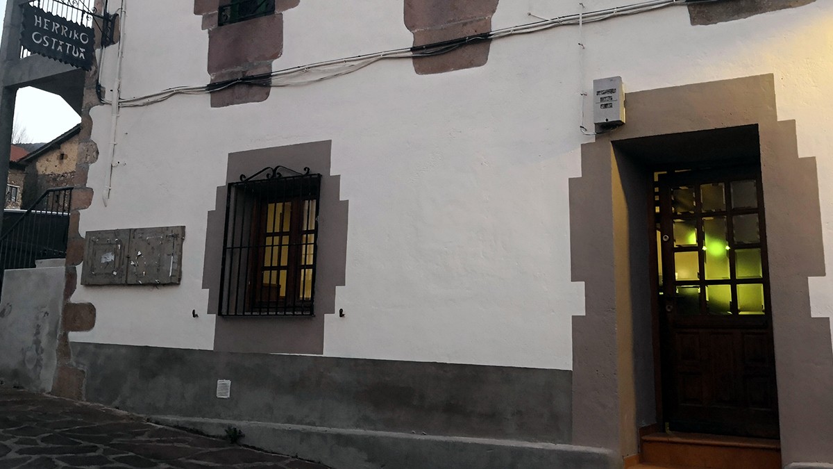 Martxo hasieran irekiko dute Labaiengo ostatua