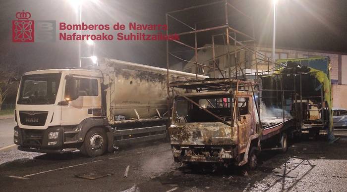 Hainbat ibilgailu erre dira asteburuan Leitzan izandako bi suteetan