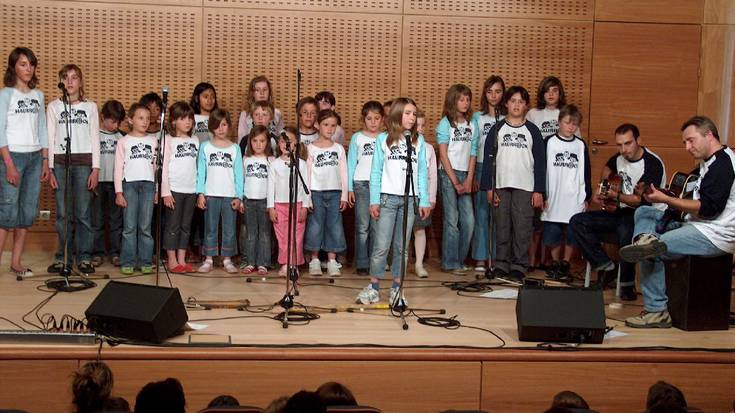 Haurrock eta Xiberotarrak taldeek kontzertua emanen dute otsailaren 8an Saran