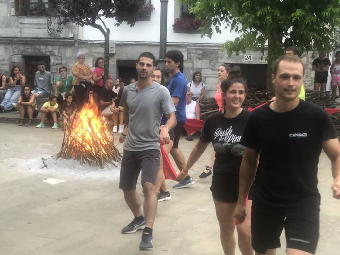 Udako solstizioaren besta egunerako txandak betetzeko laguntza eskatu du Lesakako Euskara Batzordeak