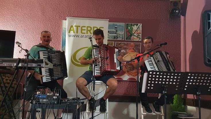 Gregorio, Beñat eta Andoni Mitxelena akordeoilariek larunbatean Arantzan ematekoa zuten kontzertua gibelatu dute