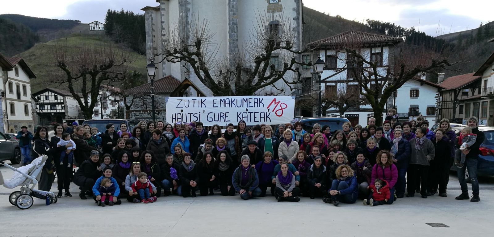 Martxoaren 8ko kontzentrazio jendetsua egin dute Goizuetan ere