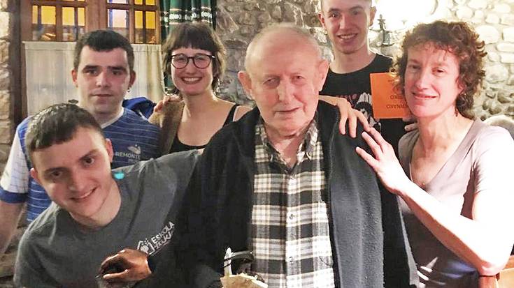 Mus tximista denboraldiko sariak banatu ditu Erratzuko Iparla ostatuak