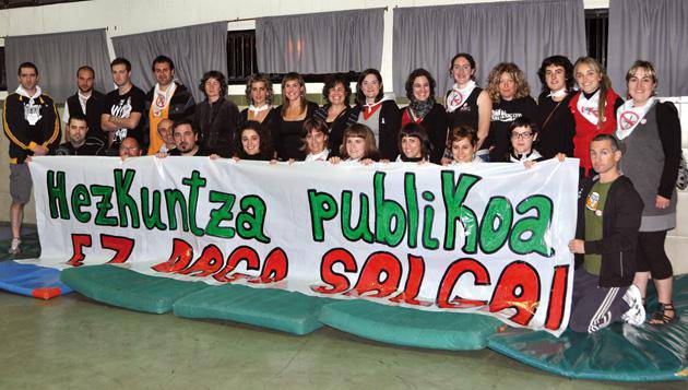 320 lagun Mendi Itzulian 
