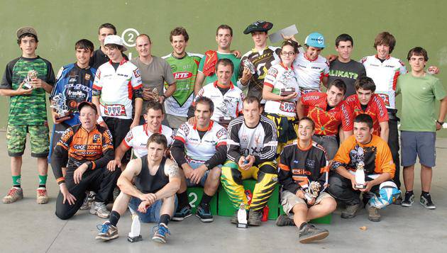 Gazteak nagusi BTT jautsieran 