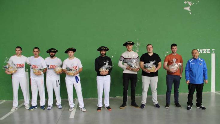 Iruritako XV. Pala Txapelketako txapelak aste honetan banatu dituzte