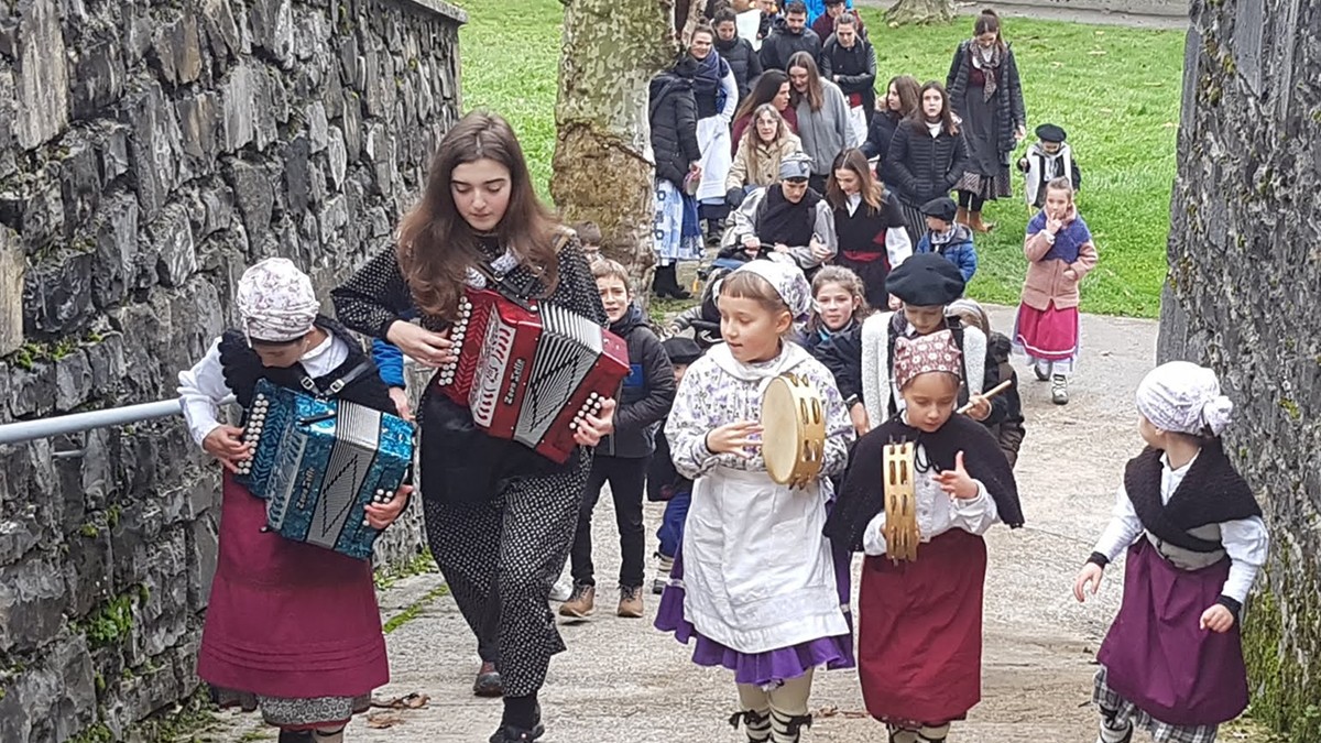 Gaur hasiko dituzte Areson Euskararen Asteko ekitaldiak