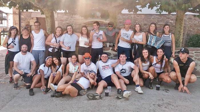 Asteazkenetik igandera besta giroan ibiliko dira Narbarten