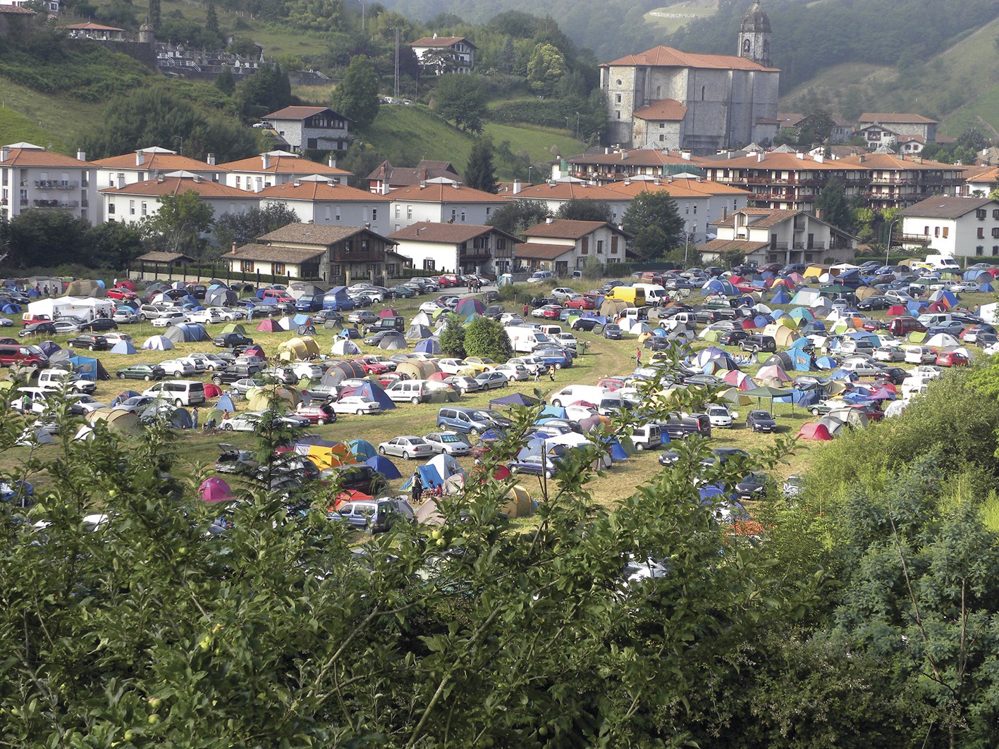 Sanferminetan herrikoei ekitaldi berezirik ez antolatzea eta kanpotarrei ez etortzea eskatu die Lesakako Udalak