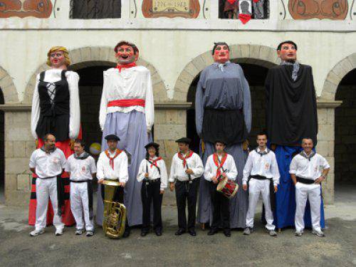 Berako Kultur Batzordeak Berako erraldoi berriak egiteko ideien lehiaketa egitea erabaki du