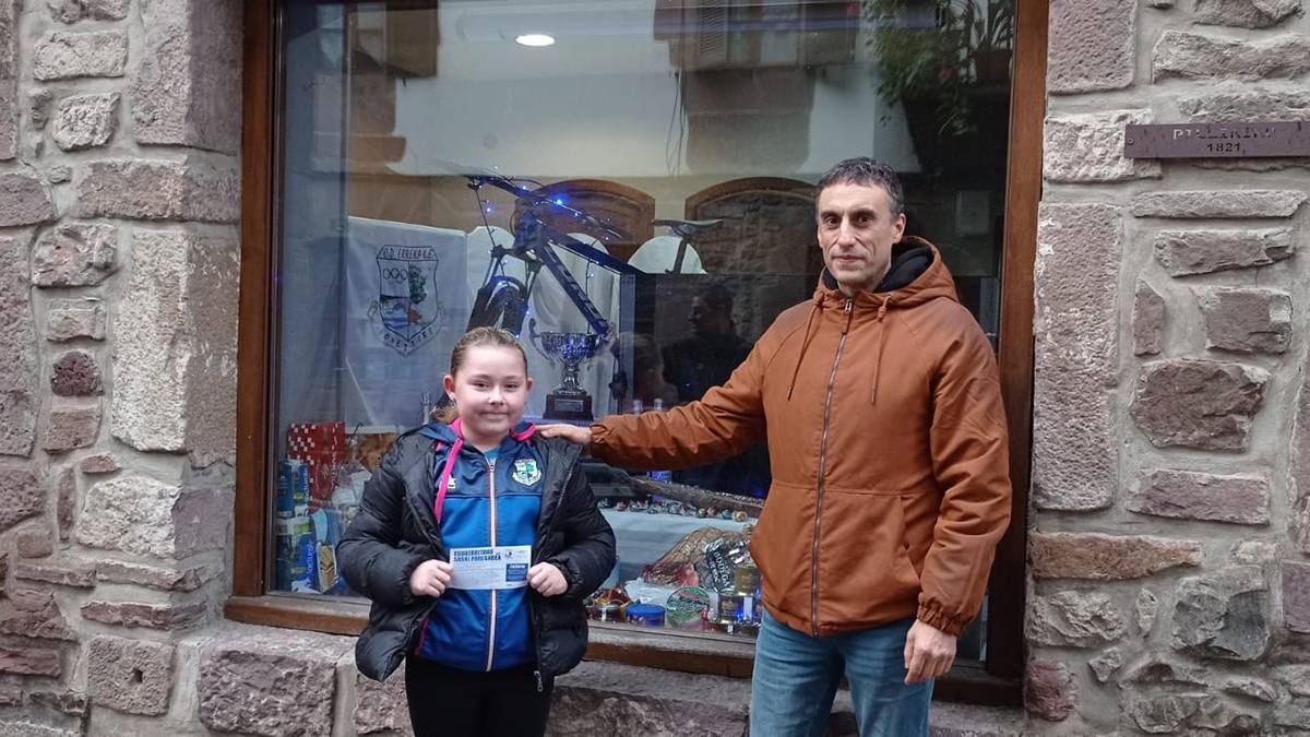 Eguberrietako saskia prest du Doneztebeko Erreka kirol elkarteak