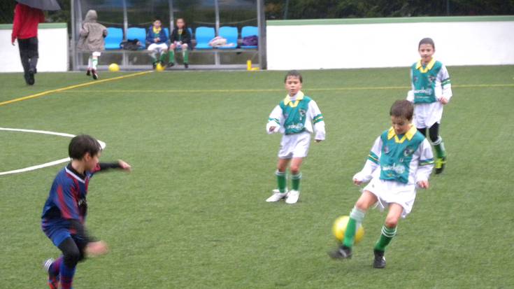 Beti Gazten futbolean aritu nahi duten ttikientzako bilerak eginen dituzte aste honetan