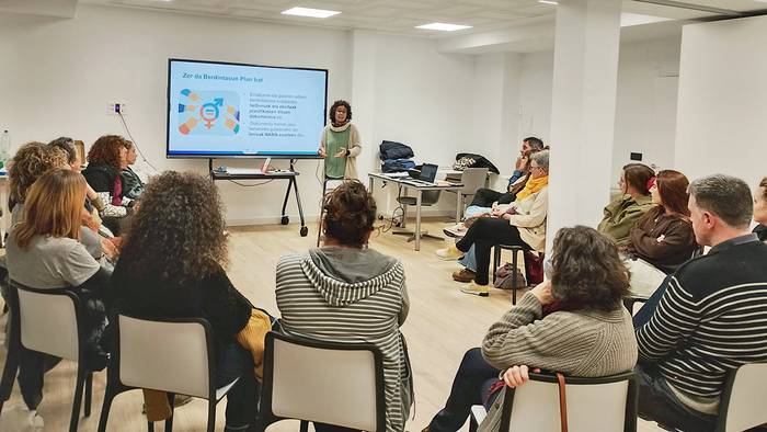 Malerrekako eta Bertizaranako Berdintasun Planari begira herritarren iritzia biltzen hasi dira