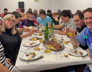 [ARGAZKIAK] Eratsunen ere inauteen seinalea egin dute