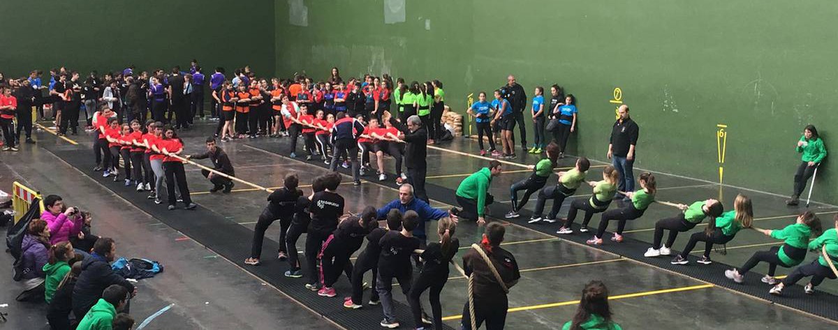 Nafarroako Herri Kirol Jolasen finalerako txartela lortu dute Igantzi eta Basaburuako kirolari gaztetxoek