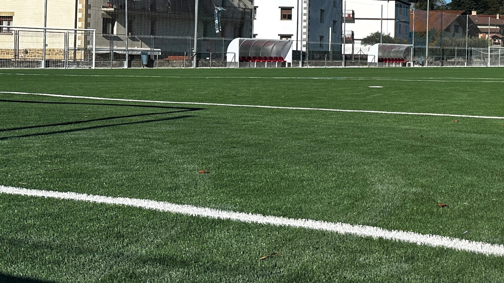 Leitzako Arkiskil futbol zelaia igandean inauguratuko dute