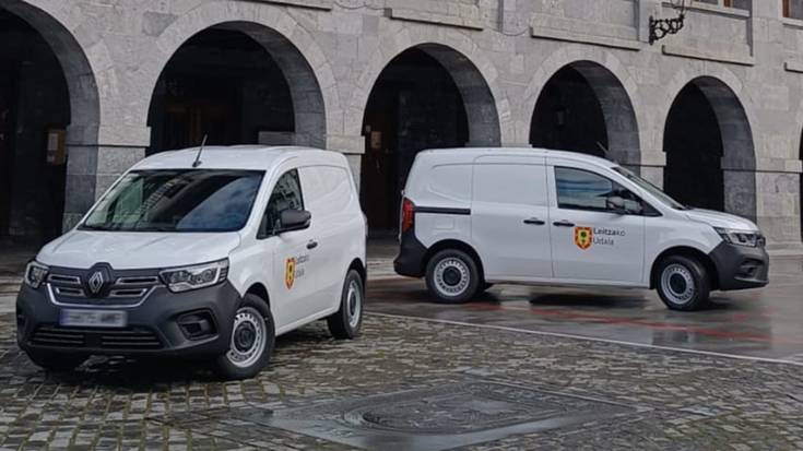 Leitzako Udalak bi ibilgailu elektriko berri eskuratu ditu