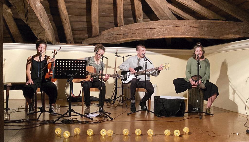 Umorez eta musikaz borobilduko dute Euskaraldia Urdazubin