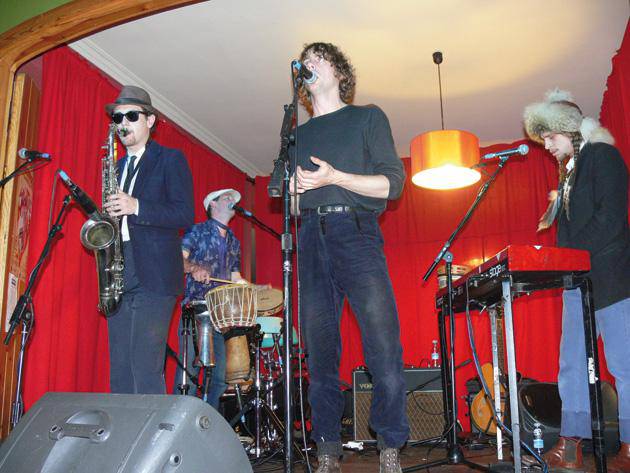 Razorlight taldea Aterpen 