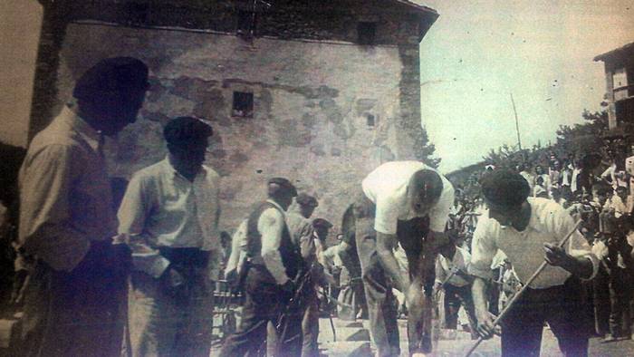 Frontoiaren 80. urteurrena ospatuko dute larunbatean Ezkurran