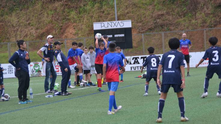 Mundu osoko jokalarien topalekua izan da Berako Matzada futbol zelaia