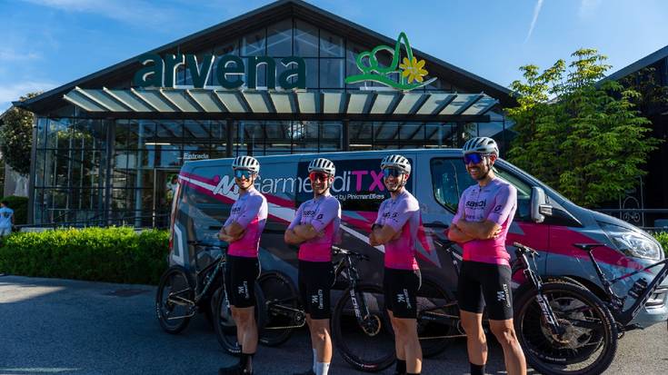 Garmendi Razing Erreka Team bizikleta taldea aurkeztu du Doneztebeko Erreka Kirol Elkarteak