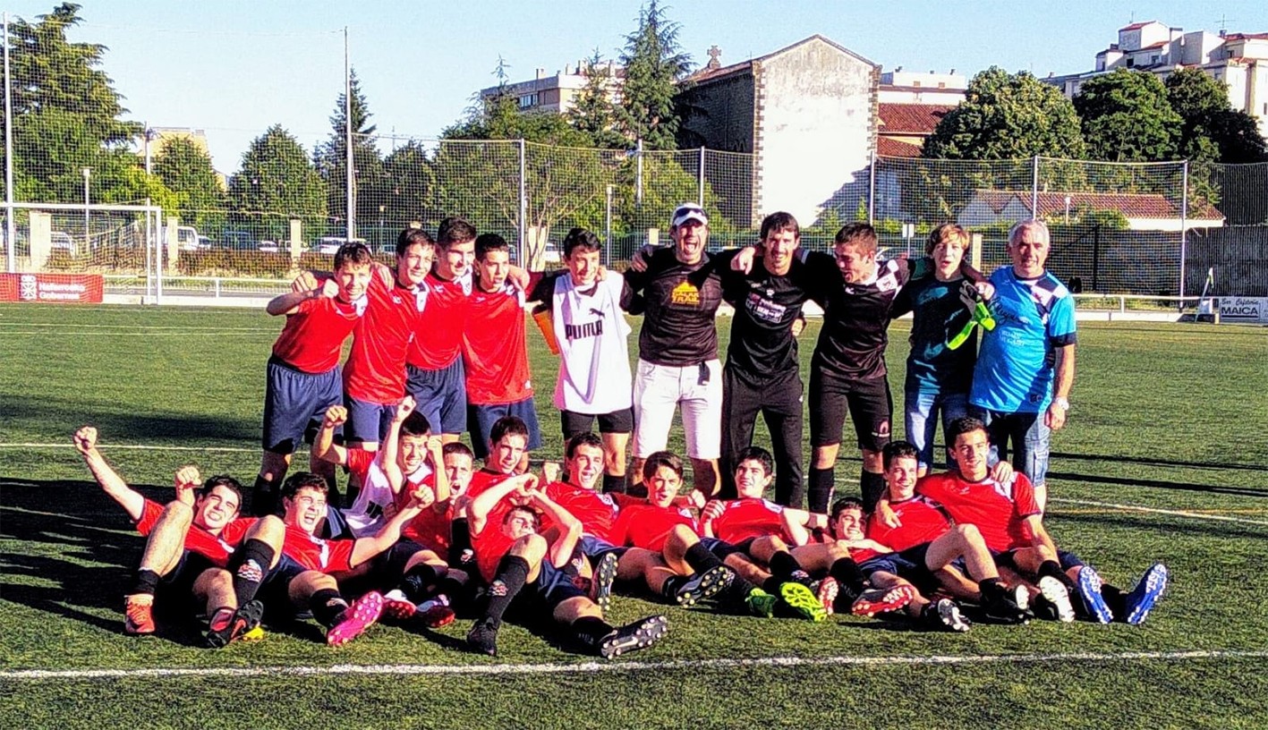Baztan futbol taldeko kadeteek mailaz igotzea lortu dute