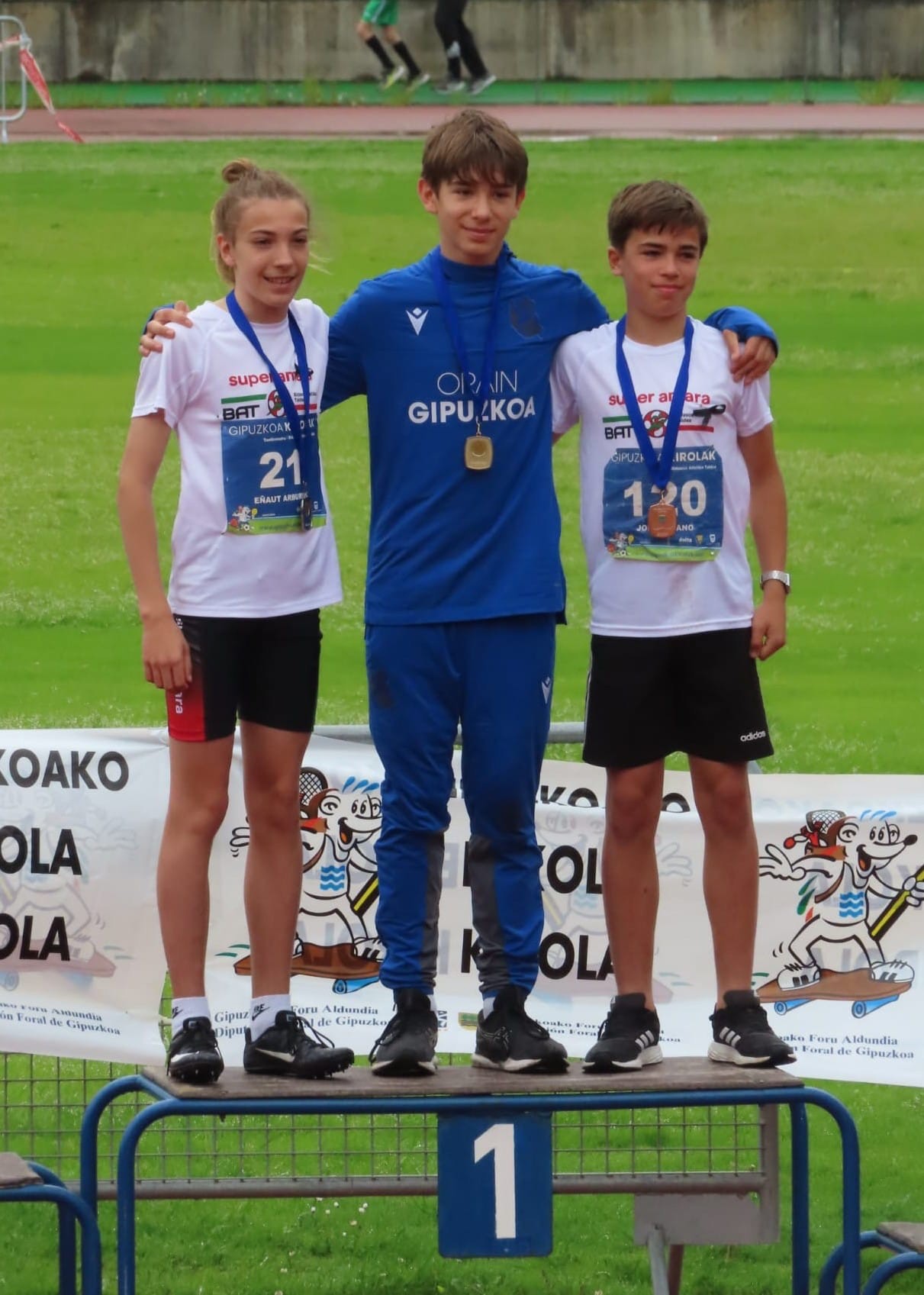 Eñaut Arburua lesakarrak zilarrezko domina lortu du Gipuzkoako atletismo txapelketan
