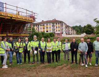 Elizondoko Baztanberri plaza eta Santiago karrika lotuko dituen zubi berriaren % 44 egin dute orain arte