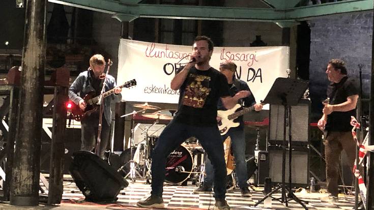 The Malcolm Young Band taldeak kontzertua emanen du abenduaren 13an Lesakan