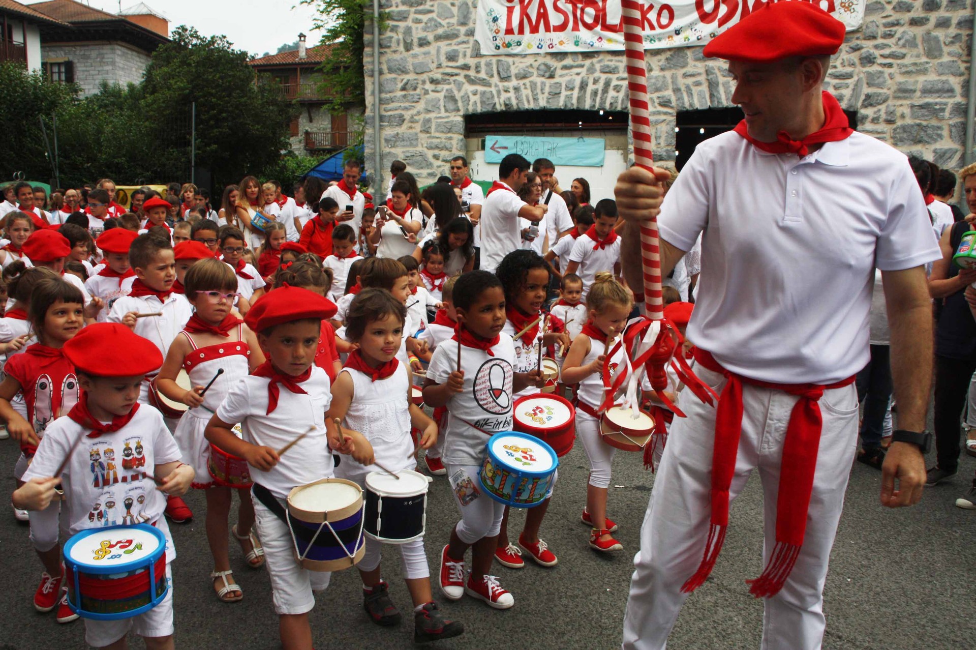 Eguraldi eta giro ederra Lesakako sanferminetan
