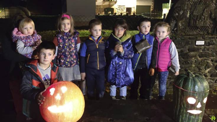 Berroetan Gau Beltzaren ohitura berreskuratu dute bigarren urtez