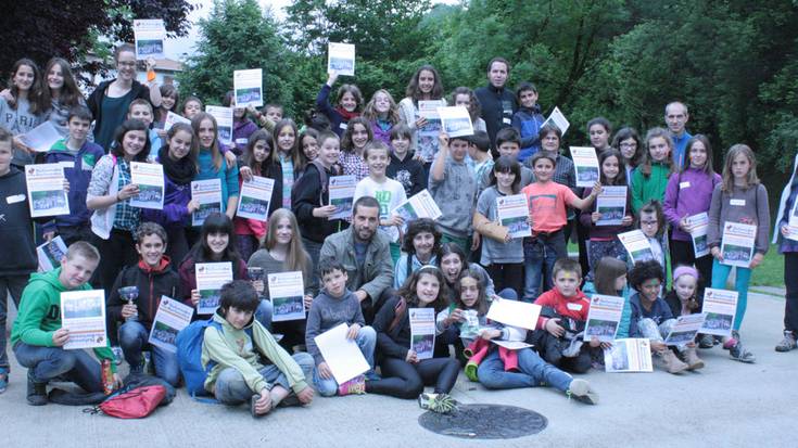 60 gaztetxok parte hartu dute Nafarroako Bertso Eskolen Egunean Lesakan
